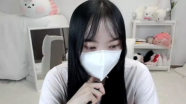 momo room online show from June 11, 2026, 11:19 am