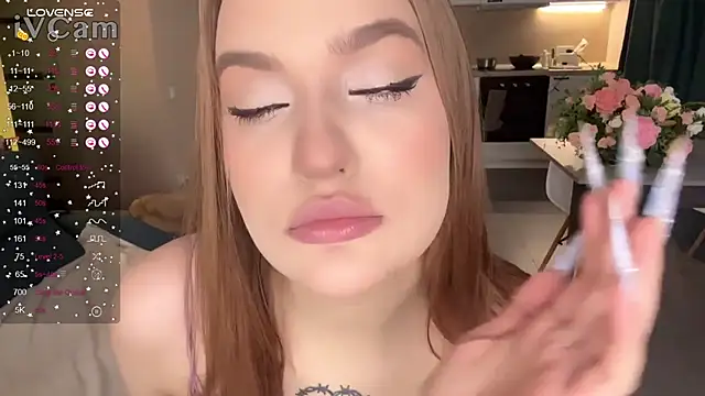 Snapshot of CarolineLovers chatting on February 11, 2025, 11:01 pm CarolineLovers online show from February 11, 2025, 11:01 pm