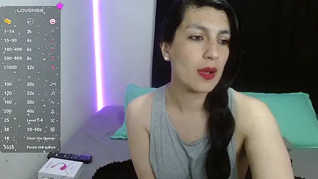 Snapshot of cristina_connor chatting on December 18, 2024, 11:40 pm cristina connor online show from December 18, 2024, 11:40 pm