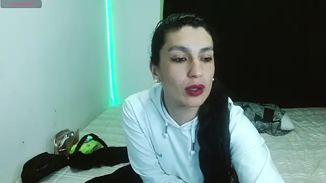 Snapshot of cristina_connor chatting on January 7, 2025, 1:28 am cristina connor online show from January 7, 2025, 1:28 am