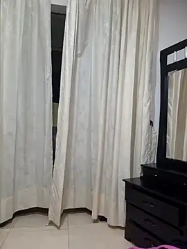 viollett 28 online show from February 26, 2025, 12:49 am