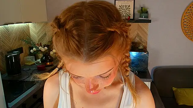 Hannah Carr online show from June 12, 2026, 2:49 pm