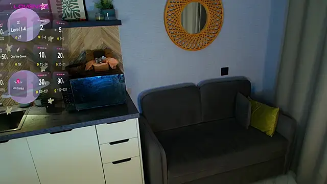 Hannah Carr online show from July 19, 2026, 8:12 pm