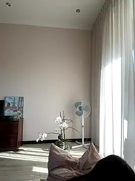 Hott Lolla online show from September 26, 2025, 7:01 am