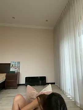 Hott Lolla online show from November 8, 2025, 8:25 am