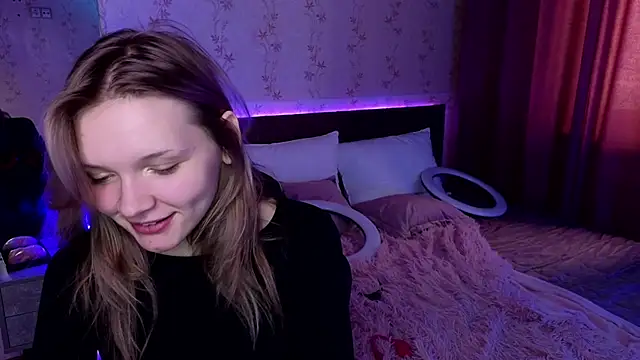 Snapshot of LitaBrom chatting on December 18, 2024, 4:31 am LitaBrom online show from December 18, 2024, 4:31 am