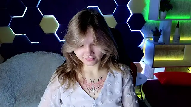 Snapshot of LitaBrom chatting on December 29, 2024, 1:13 am LitaBrom online show from December 29, 2024, 1:13 am