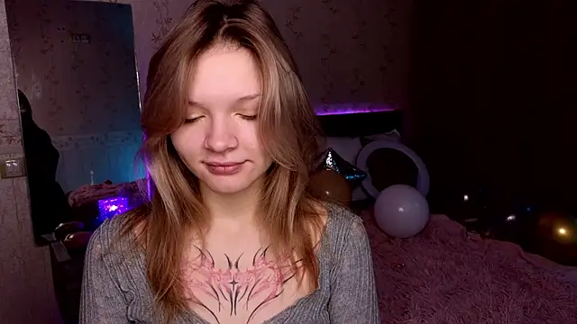 Snapshot of LitaBrom chatting on January 13, 2025, 1:23 am LitaBrom online show from January 13, 2025, 1:23 am