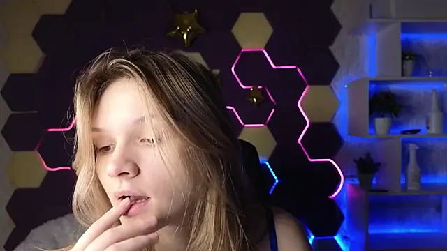 LitaBrom online show from January 30, 2025, 1:22 am