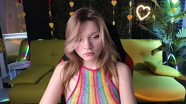 Snapshot of LitaBrom chatting on February 20, 2025, 4:18 am LitaBrom online show from February 20, 2025, 4:18 am