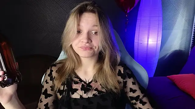 Snapshot of LitaBrom chatting on February 23, 2025, 8:06 am LitaBrom online show from February 23, 2025, 8:06 am