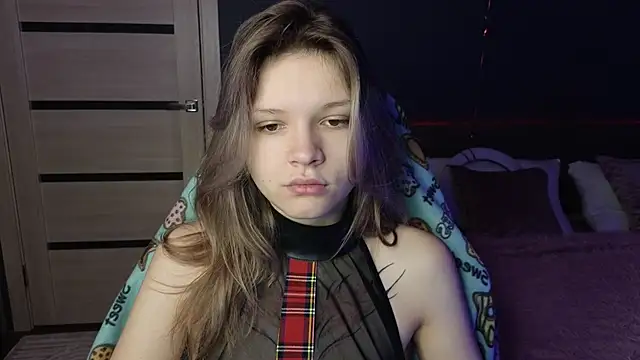 Snapshot of LitaBrom chatting on March 4, 2025, 1:01 am LitaBrom online show from March 4, 2025, 1:01 am