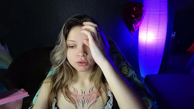 Snapshot of LitaBrom chatting on March 20, 2025, 12:51 am LitaBrom online show from March 20, 2025, 12:51 am