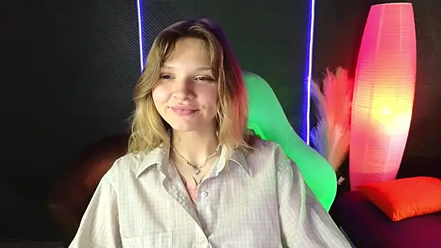 Snapshot of LitaBrom chatting on September 21, 2025, 1:51 am LitaBrom online show from September 21, 2025, 1:51 am