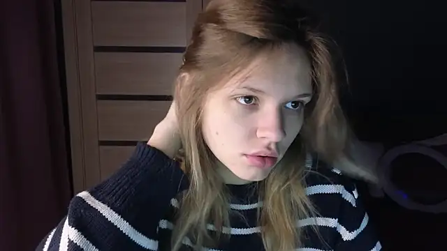 Snapshot of LitaBrom chatting on October 8, 2025, 1:58 am LitaBrom online show from October 8, 2025, 1:58 am