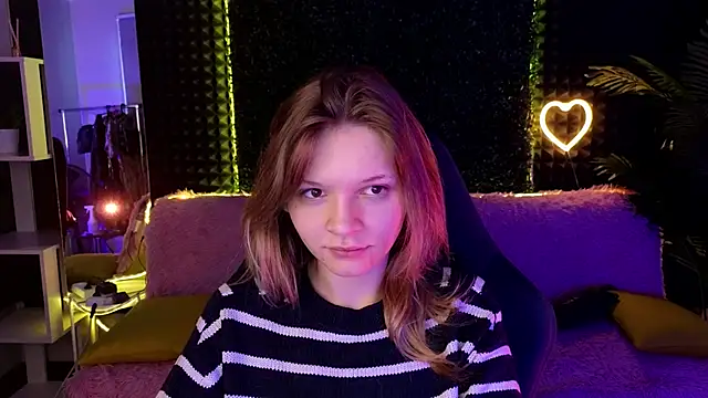 Snapshot of LitaBrom chatting on October 11, 2025, 1:49 am LitaBrom online show from October 11, 2025, 1:49 am