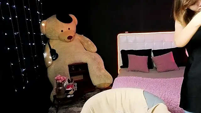 Snapshot of LitaBrom chatting on November 27, 2025, 2:57 am LitaBrom online show from November 27, 2025, 2:57 am