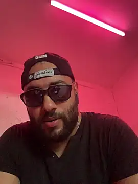 eljefedamino1994 online show from August 6, 2026, 3:47 pm