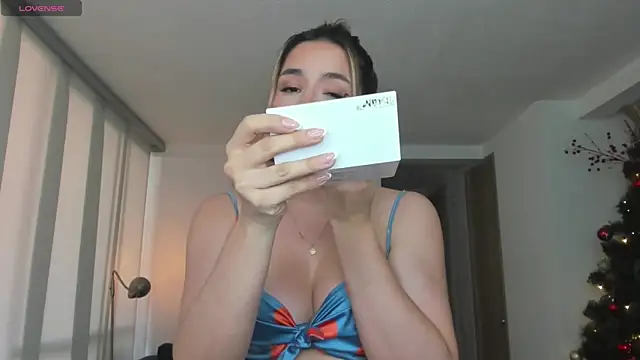 Snapshot of honeyann08 chatting on January 2, 2025, 5:18 pm honeyann08 online show from January 2, 2025, 5:18 pm