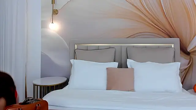 Snapshot of CamillaLarson chatting on October 15, 2025, 3:06 am CamillaLarson online show from October 15, 2025, 3:06 am