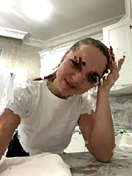 Snapshot of CamillaLarson chatting on December 5, 2025, 8:49 pm CamillaLarson online show from December 5, 2025, 8:49 pm