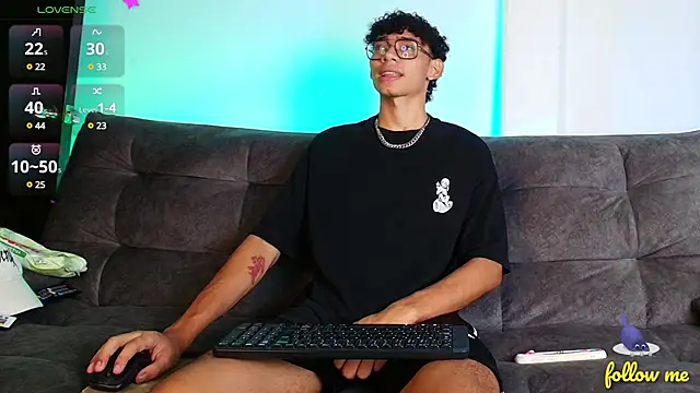 Snapshot of Daviid_laidd chatting on March 20, 2025, 12:51 am Daviid laidd online show from March 20, 2025, 12:51 am