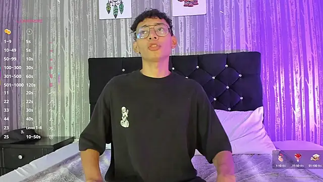 Snapshot of Daviid_laidd chatting on September 17, 2025, 8:43 pm Daviid laidd online show from September 17, 2025, 8:43 pm