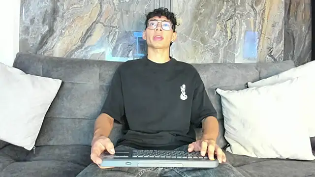 Snapshot of Daviid_laidd chatting on October 7, 2025, 8:17 pm Daviid laidd online show from October 7, 2025, 8:17 pm