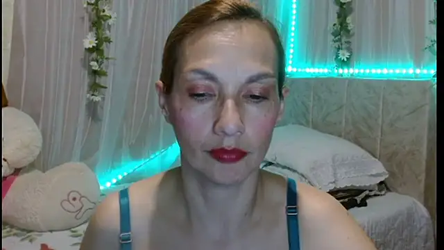 italagomez  online show from February 20, 2025, 11:32 pm