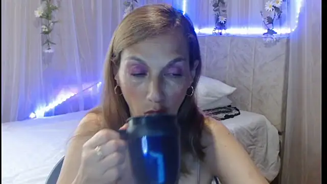 italagomez  online show from February 23, 2025, 9:37 pm