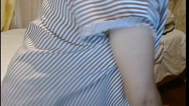 italagomez  online show from February 24, 2025, 11:09 pm