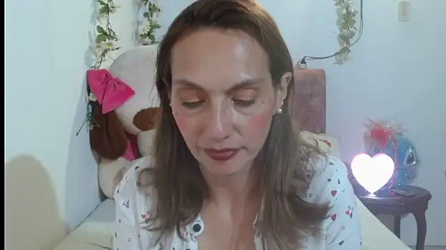 italagomez  online show from September 10, 2025, 12:32 am