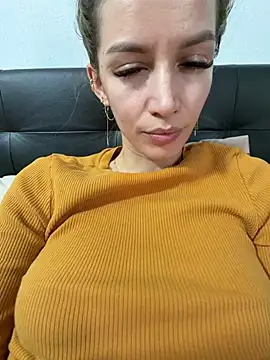 Snapshot of IvySamek chatting on May 23, 2026, 12:31 pm IvySamek online show from May 23, 2026, 12:31 pm