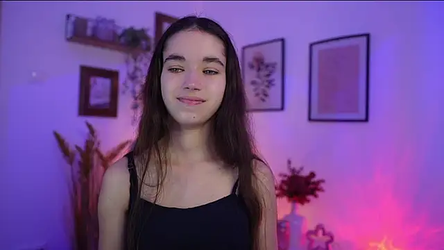 Snapshot of Gia_Paige18 chatting on November 14, 2025, 2:05 pm Gia Paige18 online show from November 14, 2025, 2:05 pm