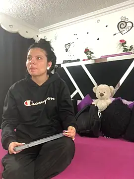 Snapshot of 1lovelygirls chatting on October 29, 2025, 12:07 pm 1lovelygirls online show from October 29, 2025, 12:07 pm