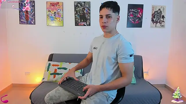 Snapshot of jonathanjoestar_ chatting on December 13, 2025, 11:43 pm jonathanjoestar online show from December 13, 2025, 11:43 pm