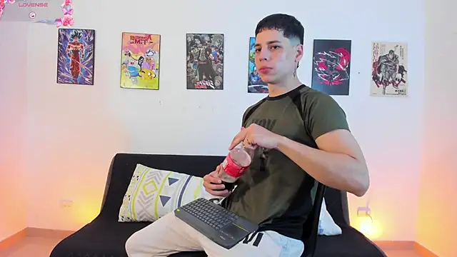 Snapshot of jonathanjoestar_ chatting on December 15, 2025, 10:14 pm jonathanjoestar online show from December 15, 2025, 10:14 pm