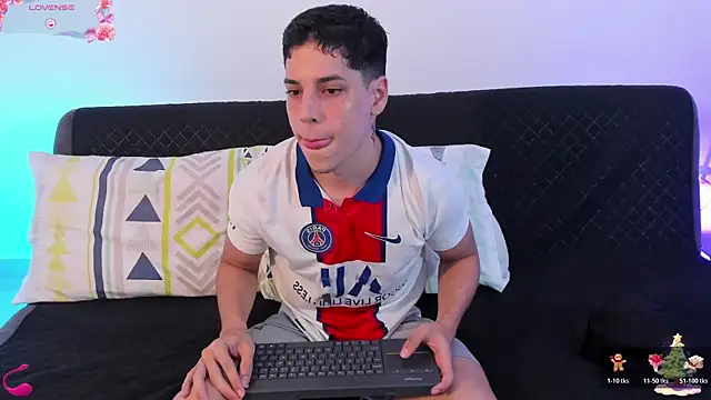 Snapshot of jonathanjoestar_ chatting on December 22, 2025, 11:13 pm jonathanjoestar online show from December 22, 2025, 11:13 pm