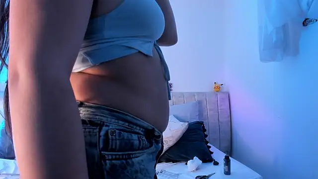 Snapshot of Kathia_Morelli chatting on February 24, 2025, 11:54 am Kathia Morelli online show from February 24, 2025, 11:54 am