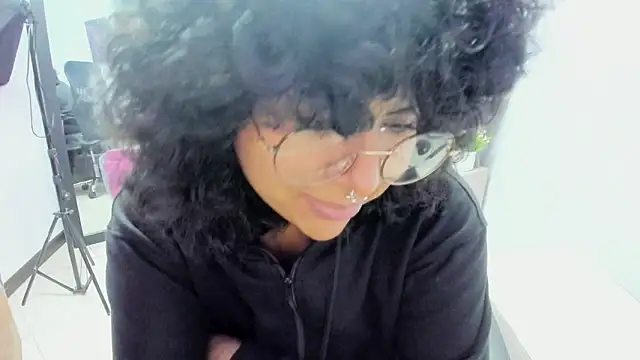 kuromi69 online show from December 17, 2025, 3:56 am