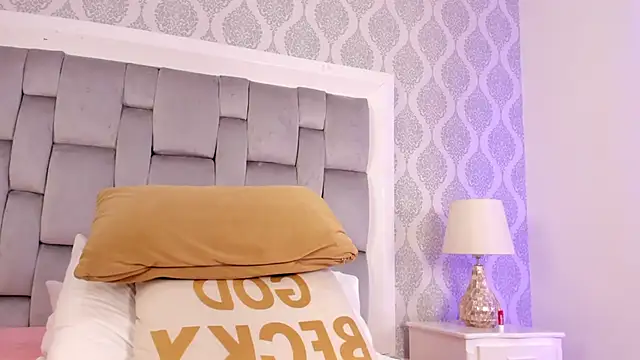 Snapshot of Sara__Williams chatting on March 21, 2025, 4:06 am Sara Williams online show from March 21, 2025, 4:06 am