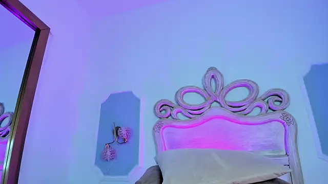 Snapshot of Sara__Williams chatting on November 19, 2025, 3:50 am Sara Williams online show from November 19, 2025, 3:50 am