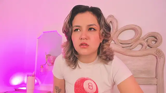 Snapshot of Sara__Williams chatting on November 23, 2025, 4:01 am Sara Williams online show from November 23, 2025, 4:01 am