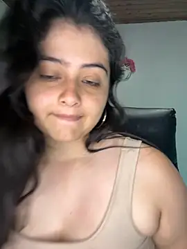 Stephania 18 online show from September 21, 2025, 5:58 pm