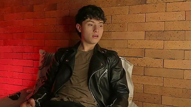 Ares Dickson online show from December 31, 2024, 1:04 am