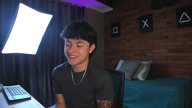 Ares Dickson online show from February 16, 2025, 3:26 am