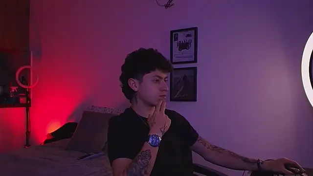 Ares Dickson online show from September 9, 2025, 6:46 am