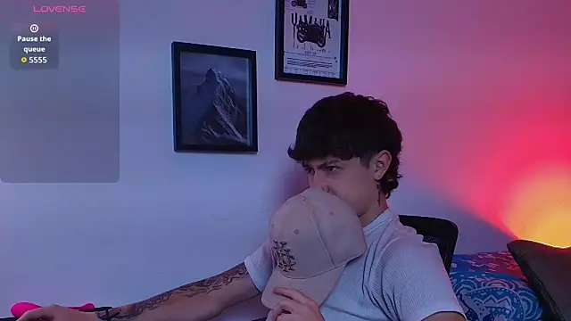 Ares Dickson online show from November 12, 2025, 9:03 pm