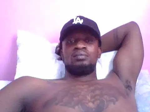 Snapshot of Tonedom chatting on October 29, 2025, 9:55 am Tonedom online show from October 29, 2025, 9:55 am