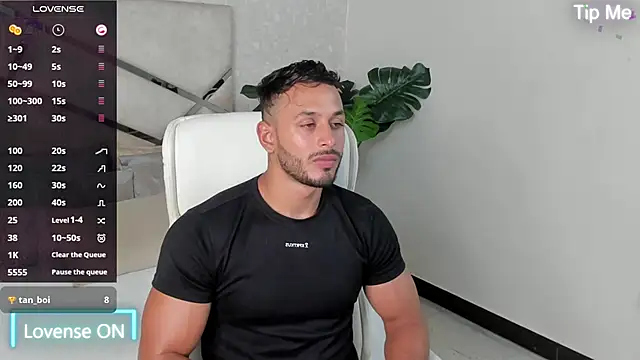 Snapshot of mike_belle chatting on January 15, 2025, 2:17 am mike belle online show from January 15, 2025, 2:17 am